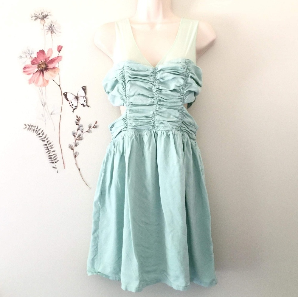 5/$25 Ruched Top Party Dress with side cutouts sz L New